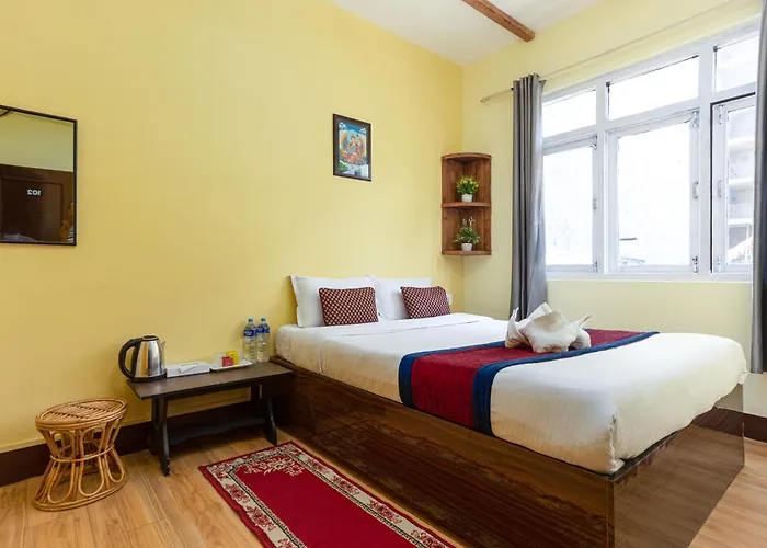 Hostel Thamel & *