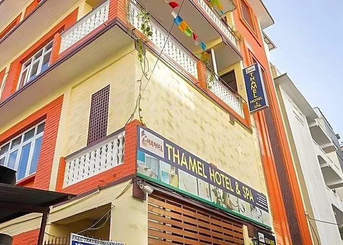 Hostel Thamel & *