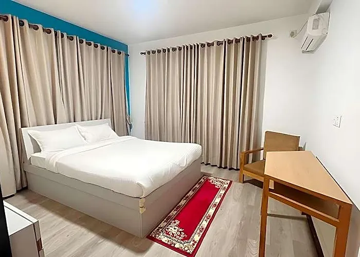 Hostel Thamel & *